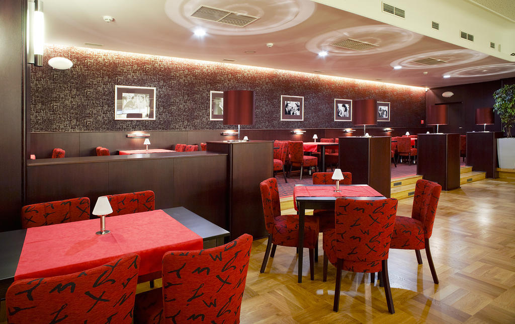 Alexandria Spa & Wellness Hotel Luhačovice Buitenkant foto