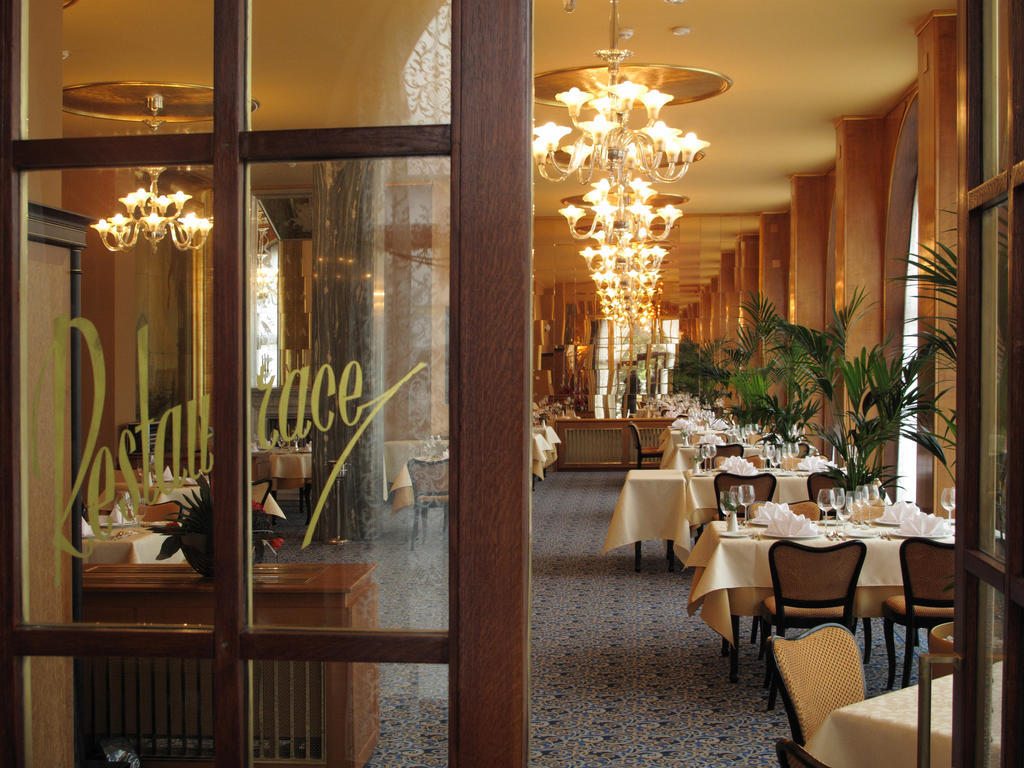 Alexandria Spa & Wellness Hotel Luhačovice Buitenkant foto