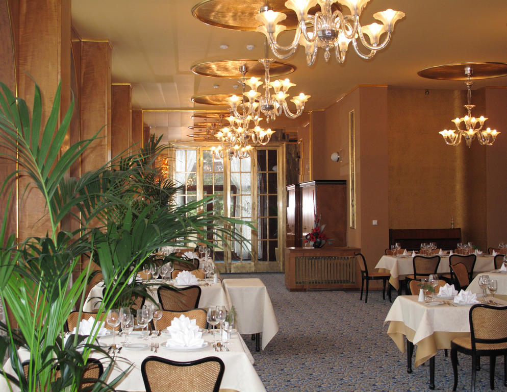 Alexandria Spa & Wellness Hotel Luhačovice Buitenkant foto