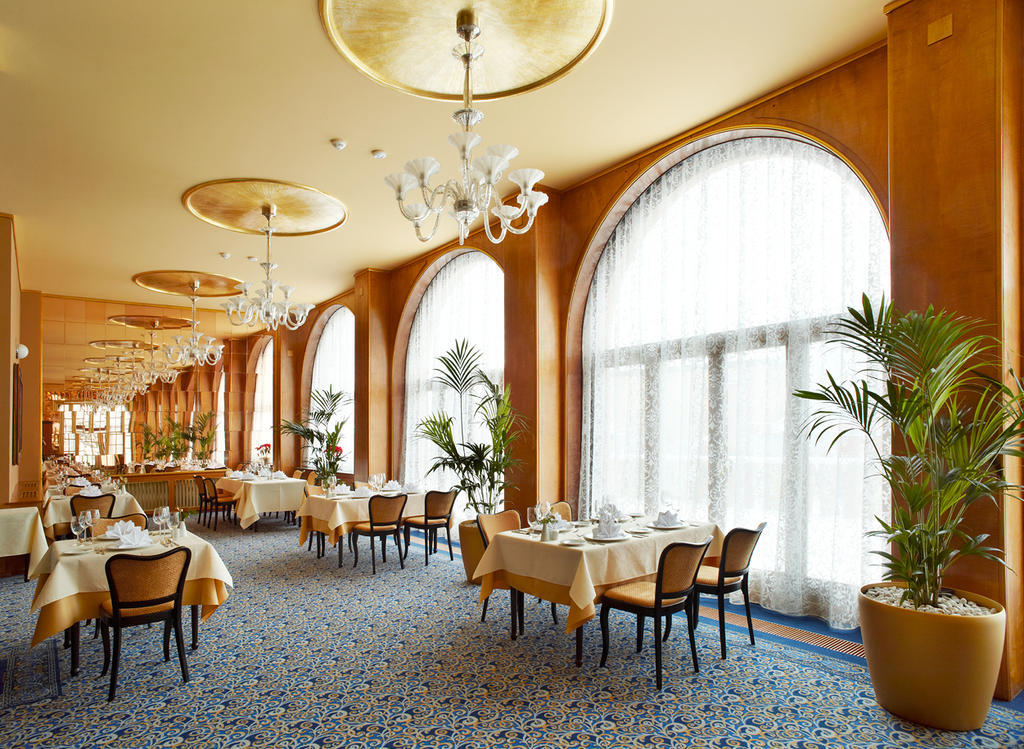 Alexandria Spa & Wellness Hotel Luhačovice Buitenkant foto